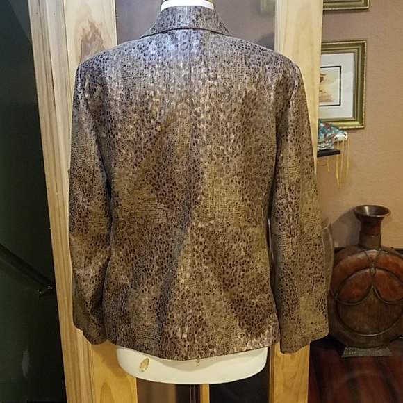 Beautiful faux snake skin jacket, very chic and el - Picture 2 of 3